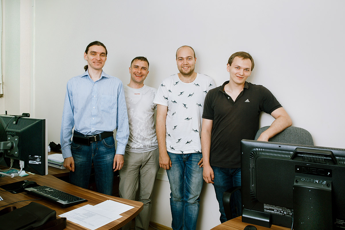 Группа сопровождения информационных сервисов ЦКП &laquo;Центр данных ДВО РАН&raquo; (2017 г.) (слева на право: к.т.н. Мальковский С.И., Бойков Е.А., Карманов Д.А., Черных В.Ю.)